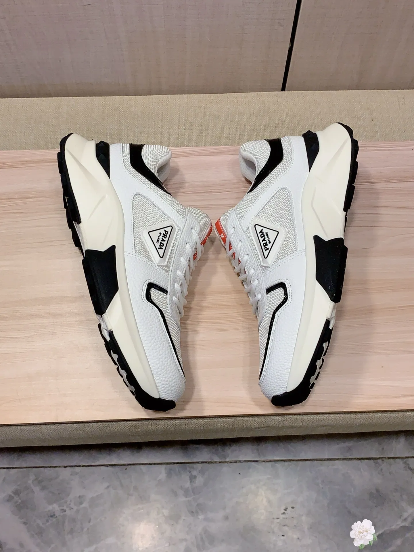 Men's men's shoes💰460💰💰🎩🎩[Lightning][Lightning] "PRADA*" The latest and most popular casual shoes, top brand [seduce] luxury ~ purchasing agency, top ~ quality. [Strong] The upper is made of imported breathable cowhide with material ➕ breathable sheepskin lining (•) and fine workmanship. The original stylish and stylish soft rubber wear-resistant and non-slip outsole is light and comfortable on the feet. The real thing looks better when photographed in real life. No. 143: Code: 38-44, 45 can be customized, 3️⃣ colors are available